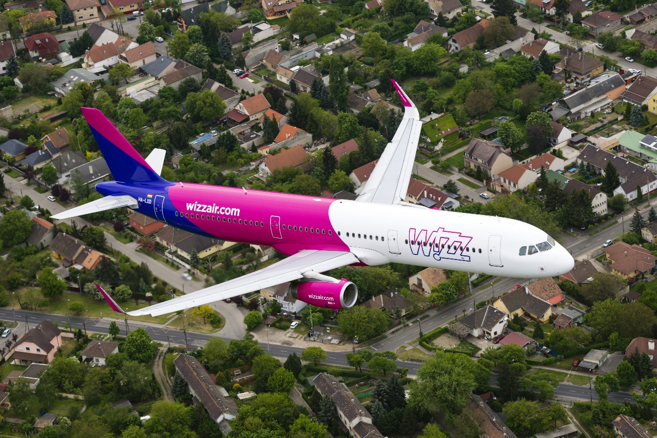 Aeroportul Brașov. Wizz Air crește frecvența pe o rută populară pentru brașoveni