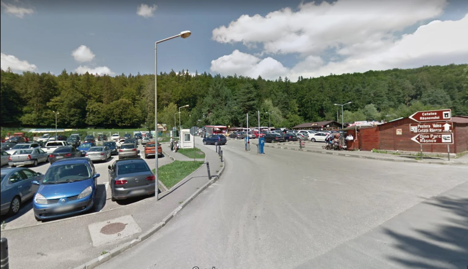 Parcare de peste 10 milioane de lei pe DN1E, la Râșnov. Proiectul vizează fluidizarea traficului spre Cetatea Medievală