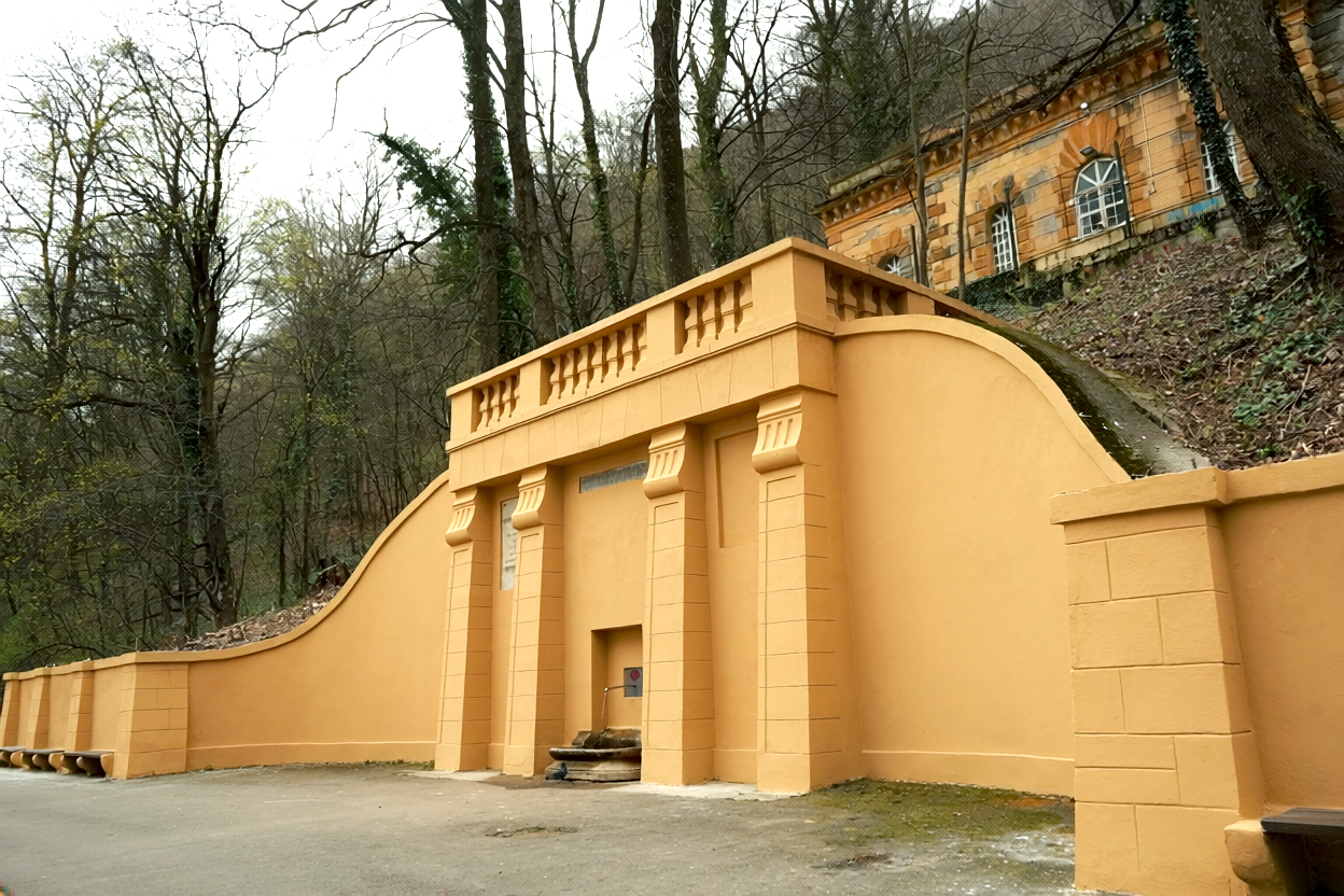 Apeductul de sub Tâmpa, simbol istoric al Brașovului, a fost reabilitat și este din nou complet funcțional